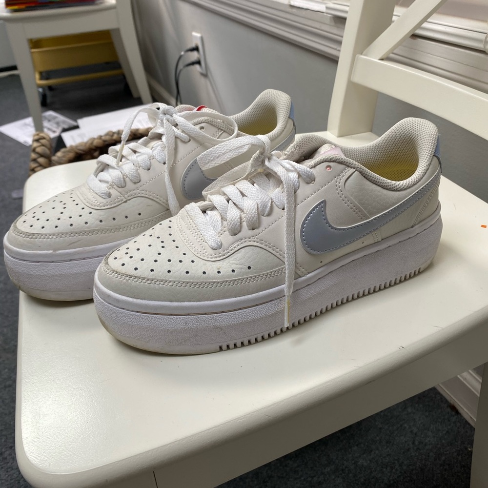 platform nike tennis shoes